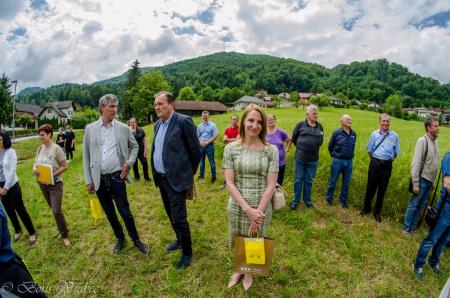 Učni čebelnjak in čebelam prijazna občina 6